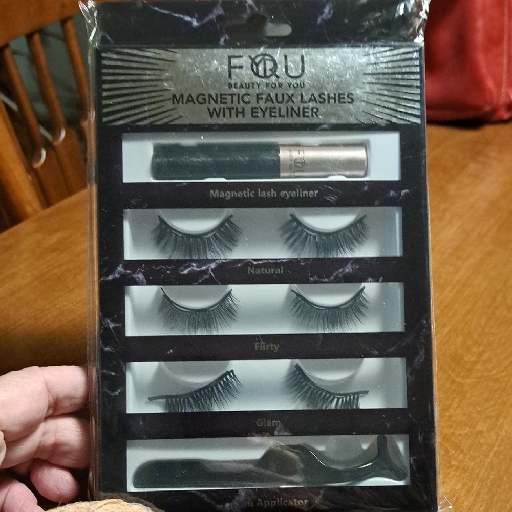 Magnetic Faux Lashes with Eyeliner - Black/ BUNDLE ONLY